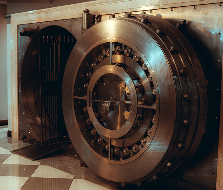 Bank vault door